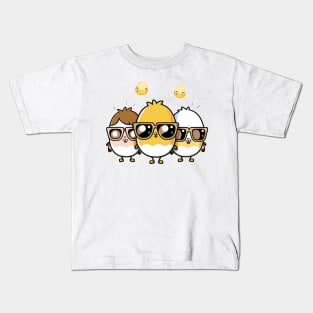 These eggcellent friends are ready for some sunny adventures Kids T-Shirt